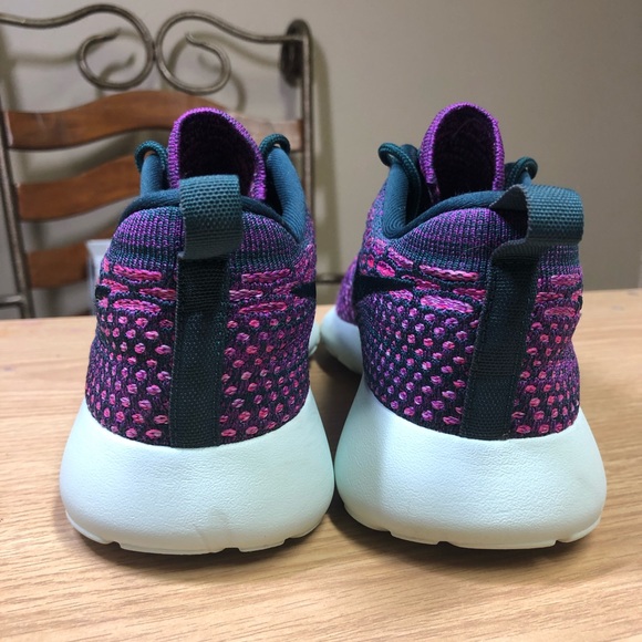 *SOLD!* Nike Roshe One Flyknit Running Shoes - Picture 8 of 8